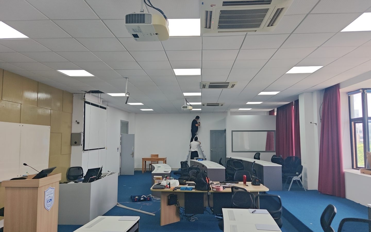 上海应用技术大学（奉贤校区）